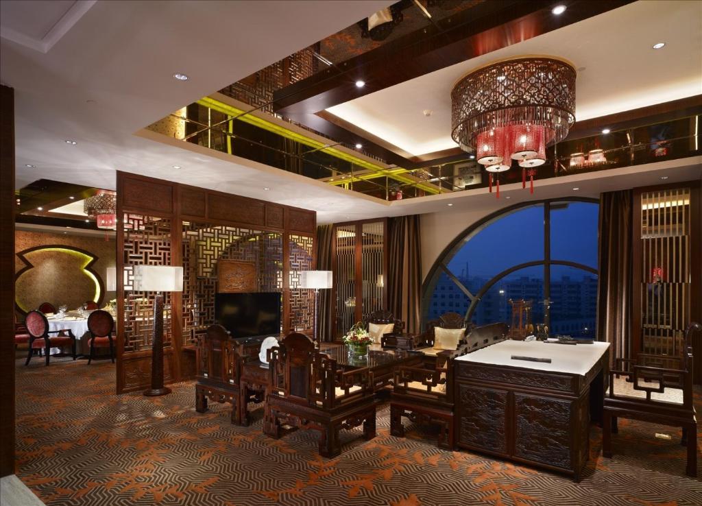 Sovereign Hotel Zhanjiang Dış mekan fotoğraf