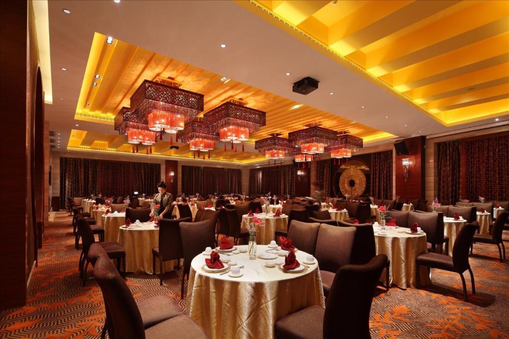 Sovereign Hotel Zhanjiang Dış mekan fotoğraf