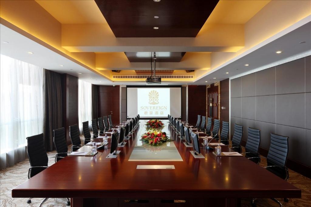Sovereign Hotel Zhanjiang Dış mekan fotoğraf