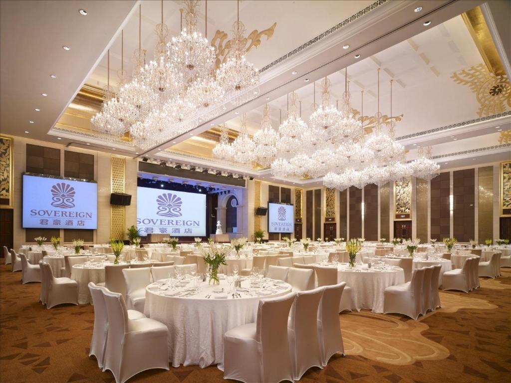 Sovereign Hotel Zhanjiang Dış mekan fotoğraf