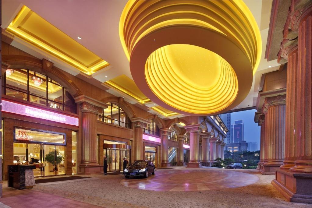 Sovereign Hotel Zhanjiang Dış mekan fotoğraf