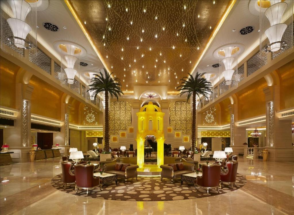 Sovereign Hotel Zhanjiang Dış mekan fotoğraf