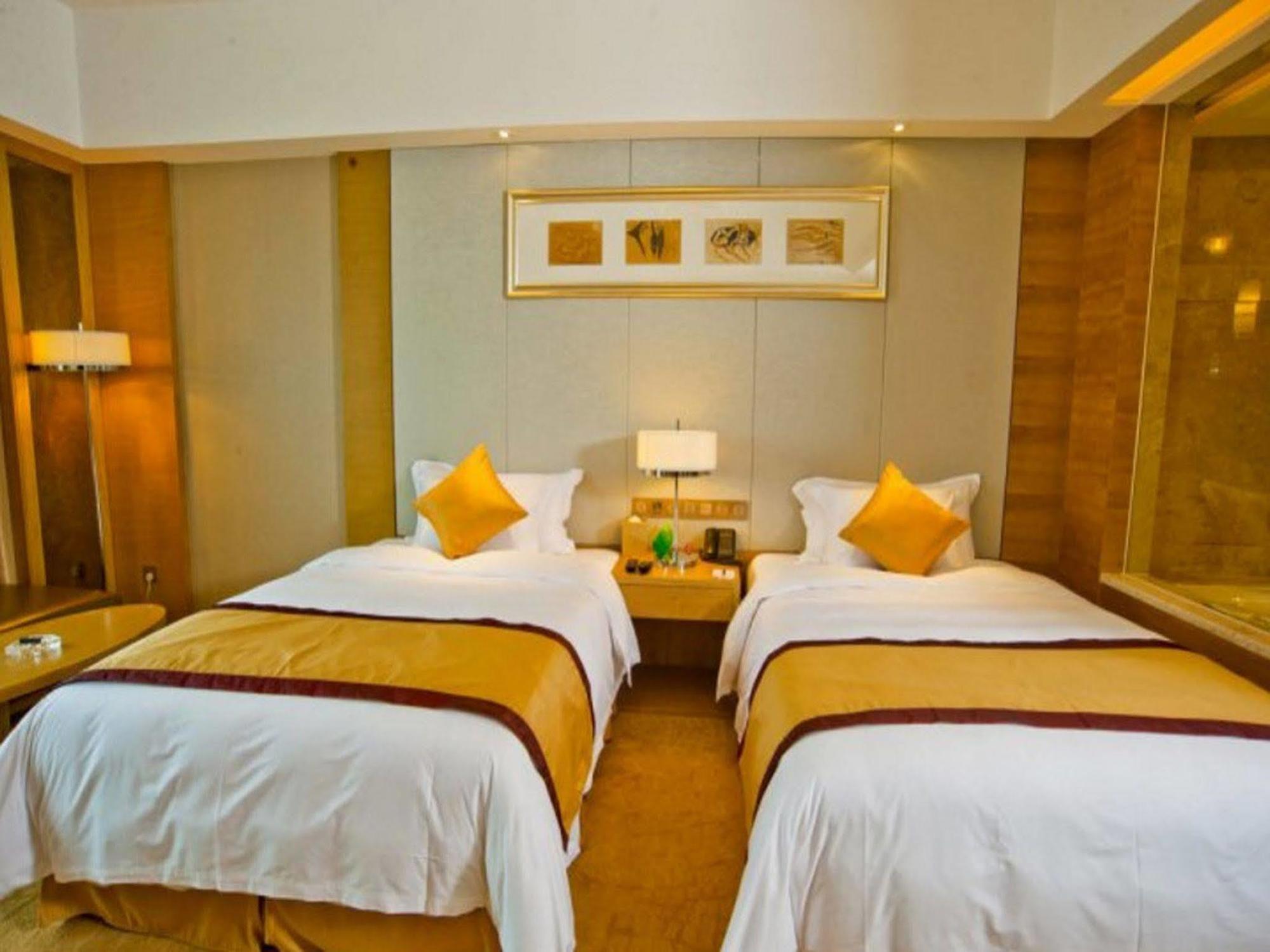 Sovereign Hotel Zhanjiang Dış mekan fotoğraf