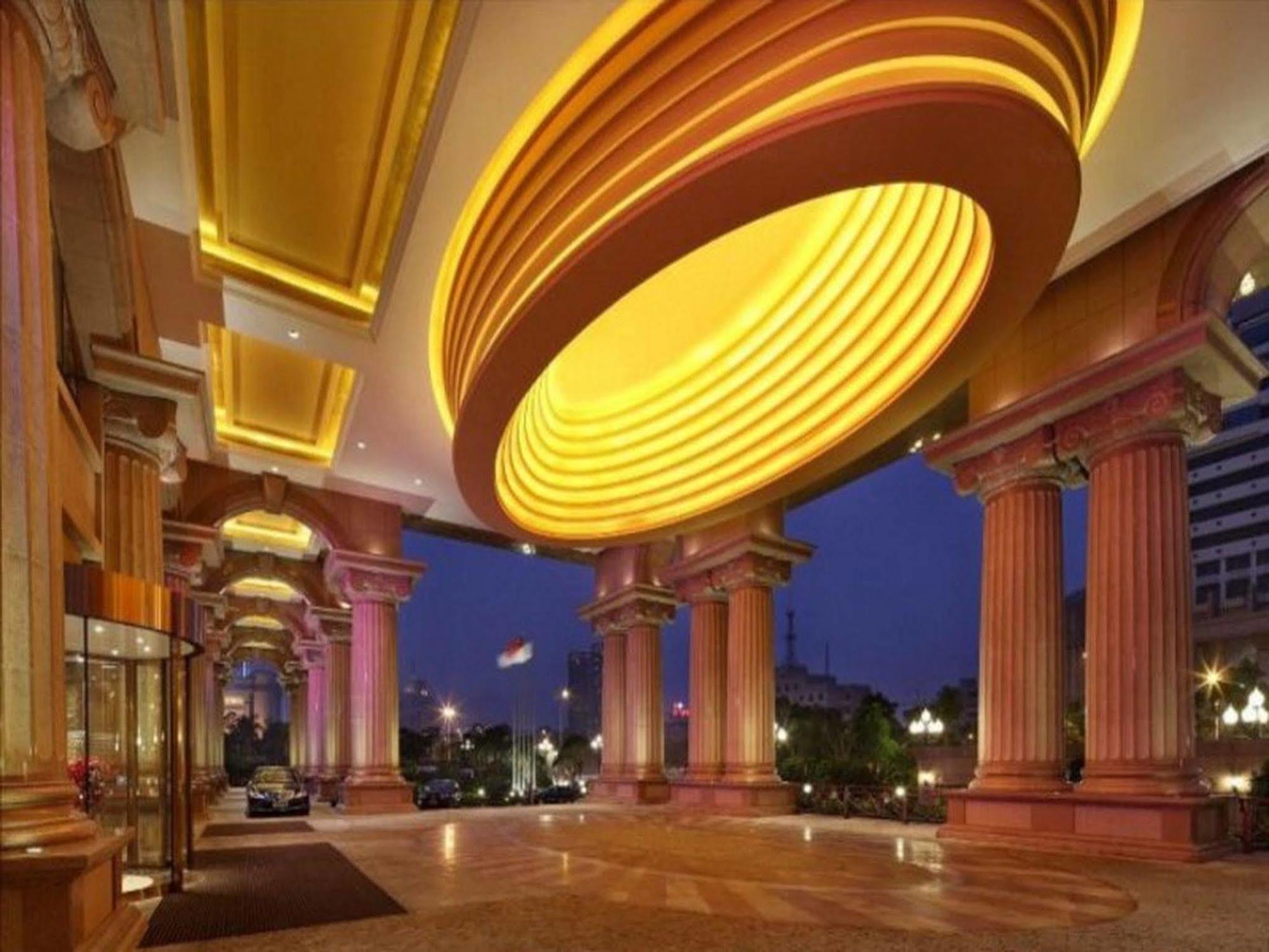 Sovereign Hotel Zhanjiang Dış mekan fotoğraf